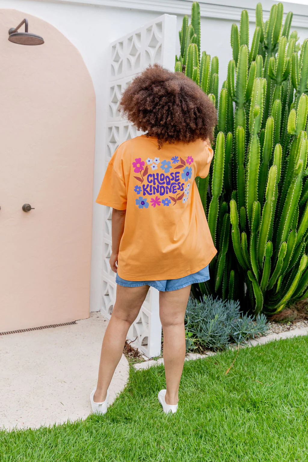 Choose Kindness Tee in Peach - Image 15