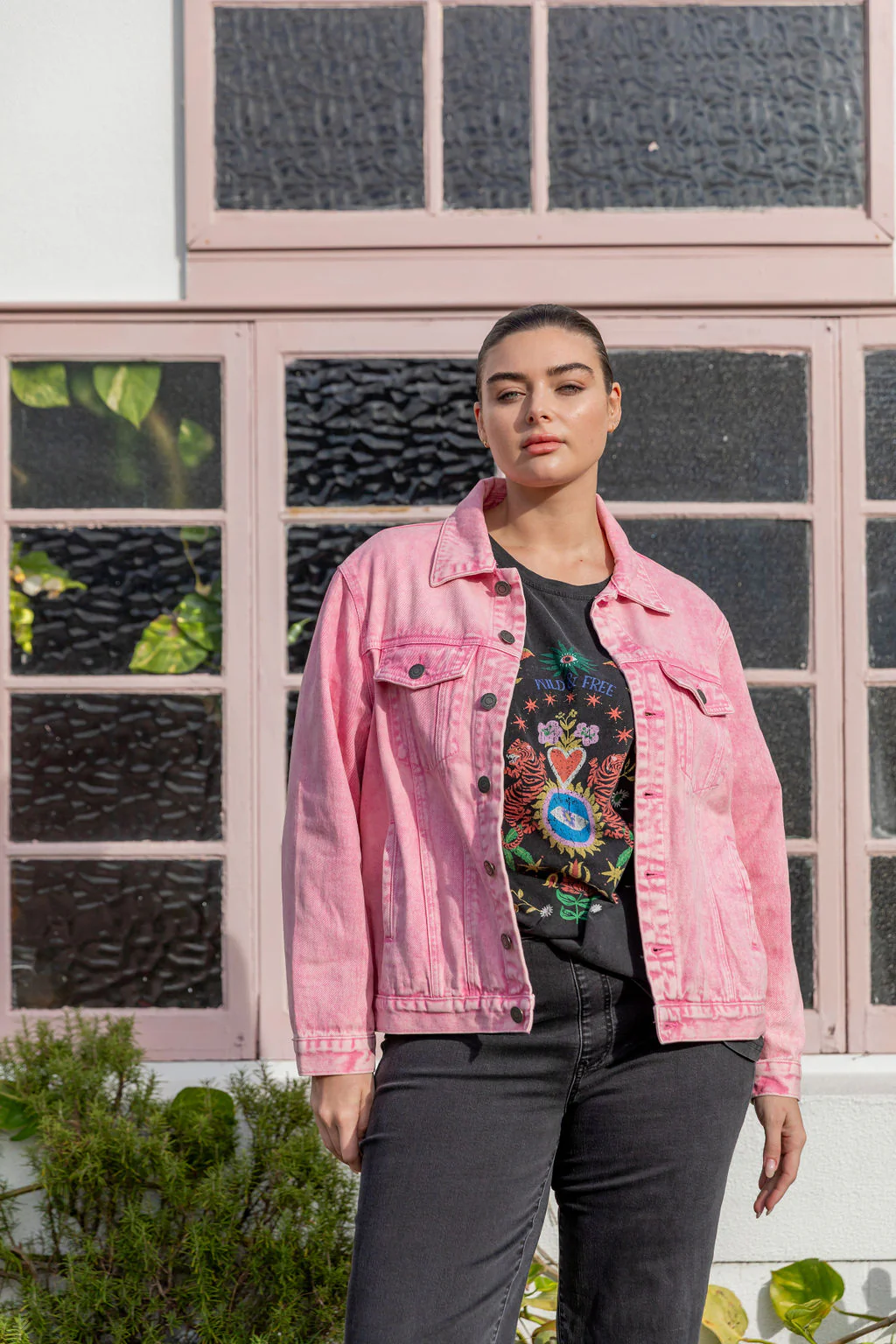Hayden Boyfriend Denim Jacket in Pink Wash - Image 25
