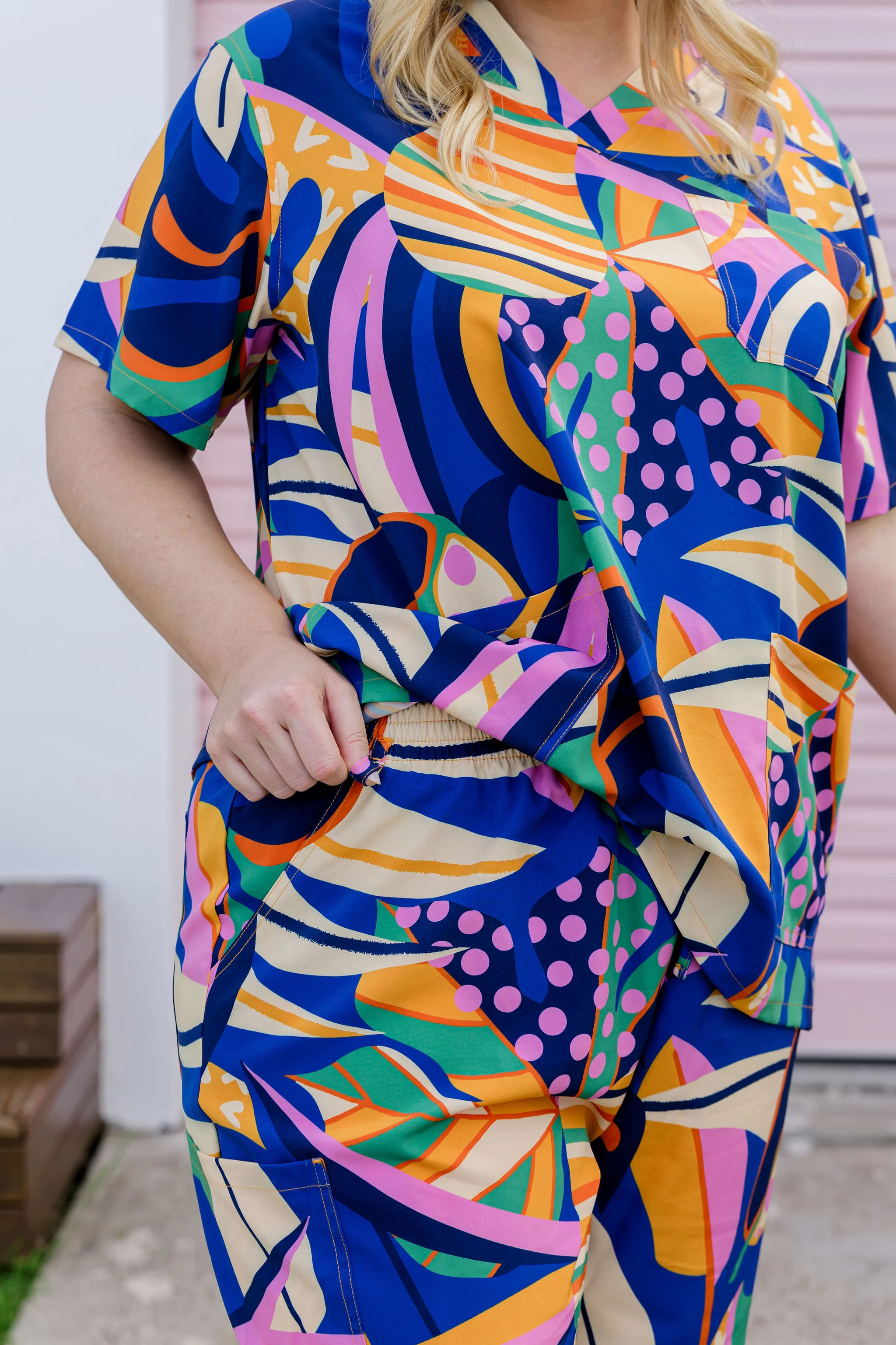 Jazz Scrubs in Abstract Jungle - Image 11