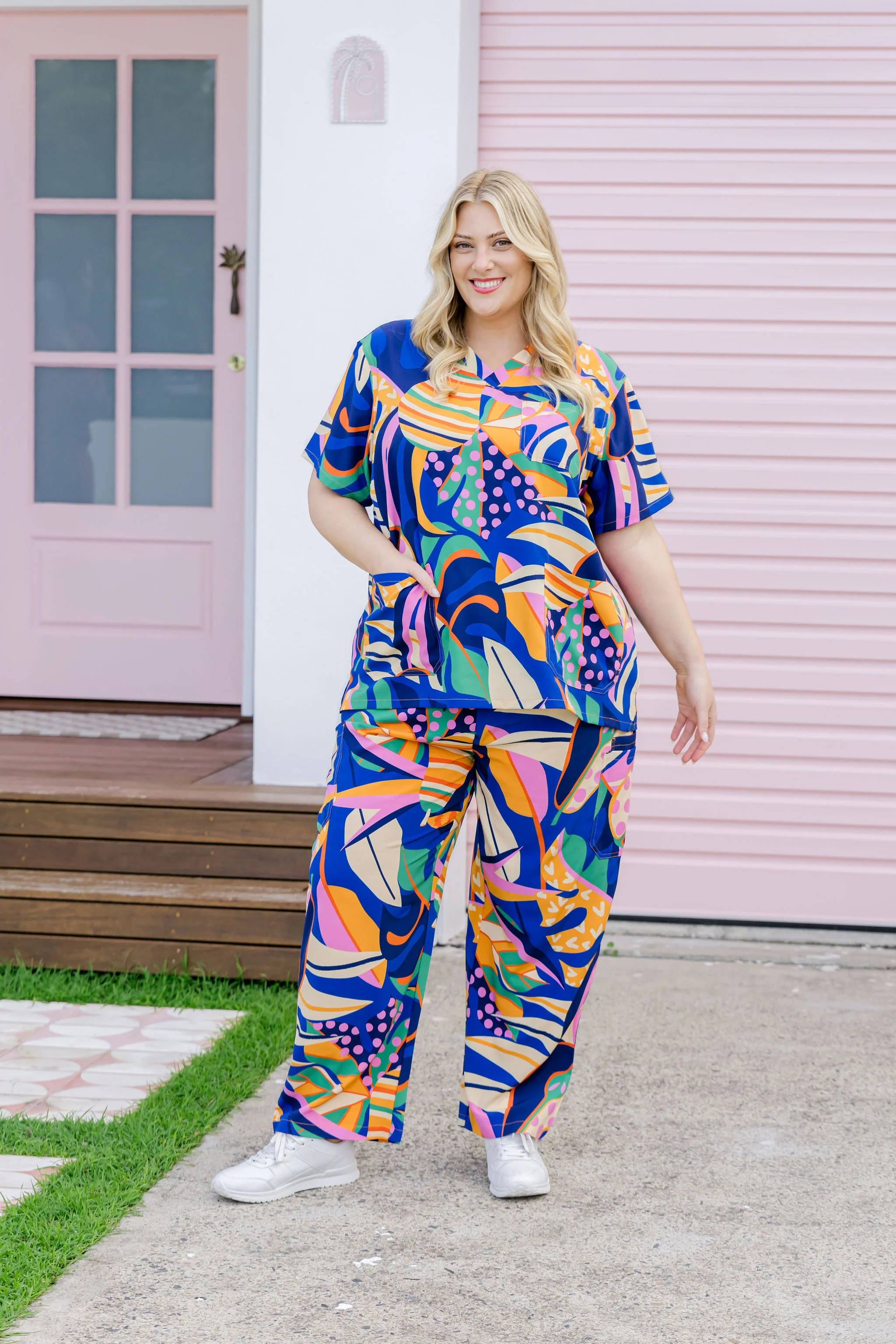 Jazz Scrubs in Abstract Jungle - Image 12