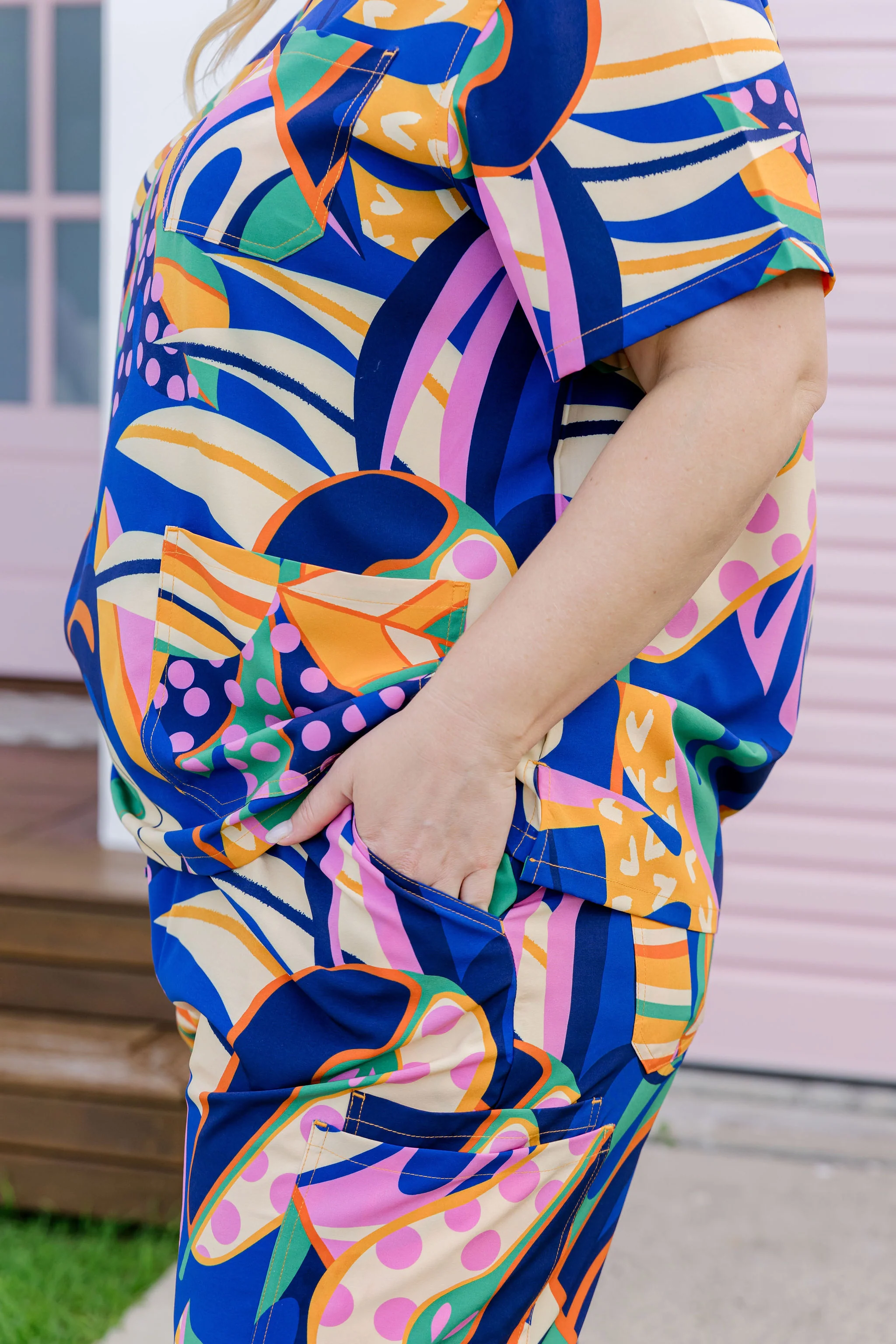 Jazz Scrubs in Abstract Jungle - Image 13