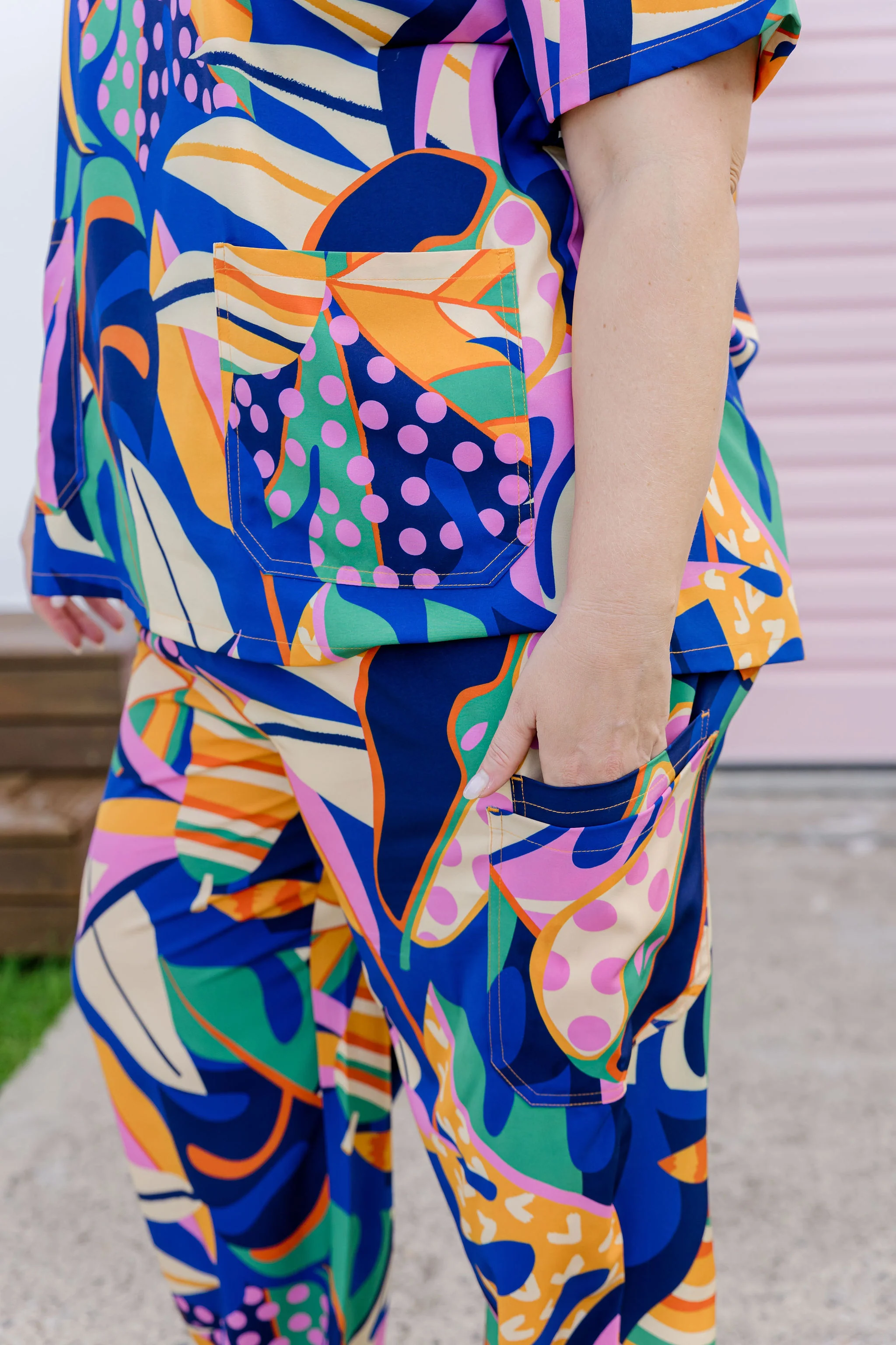 Jazz Scrubs in Abstract Jungle - Image 16