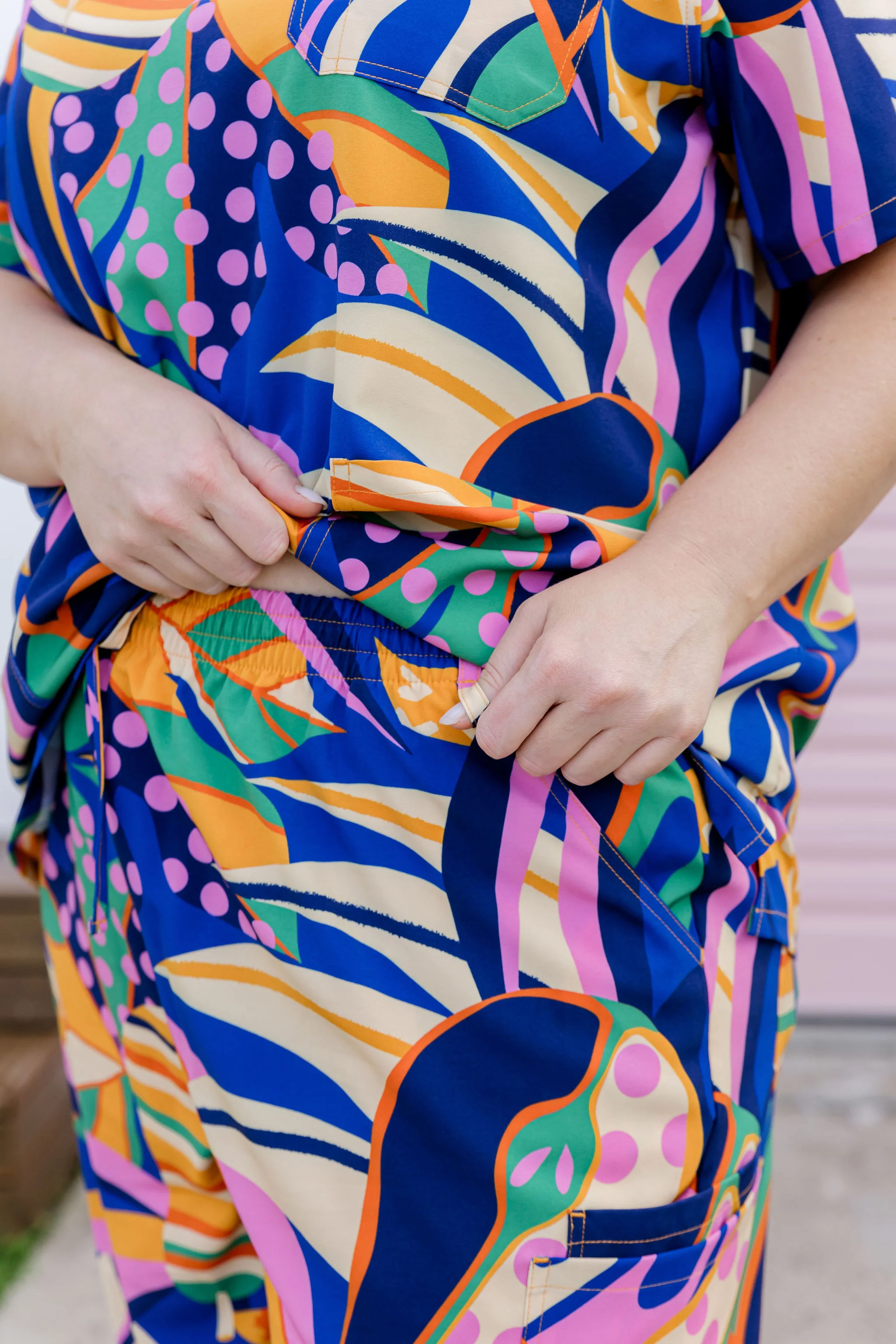 Jazz Scrubs in Abstract Jungle - Image 6