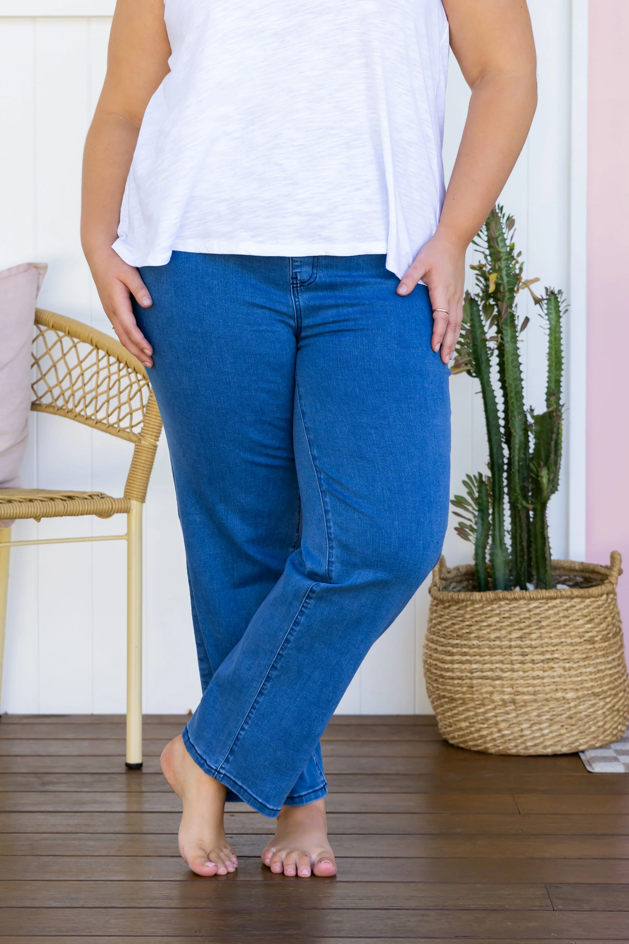 Lara Pull on Jeans in Mid Blue - Image 21