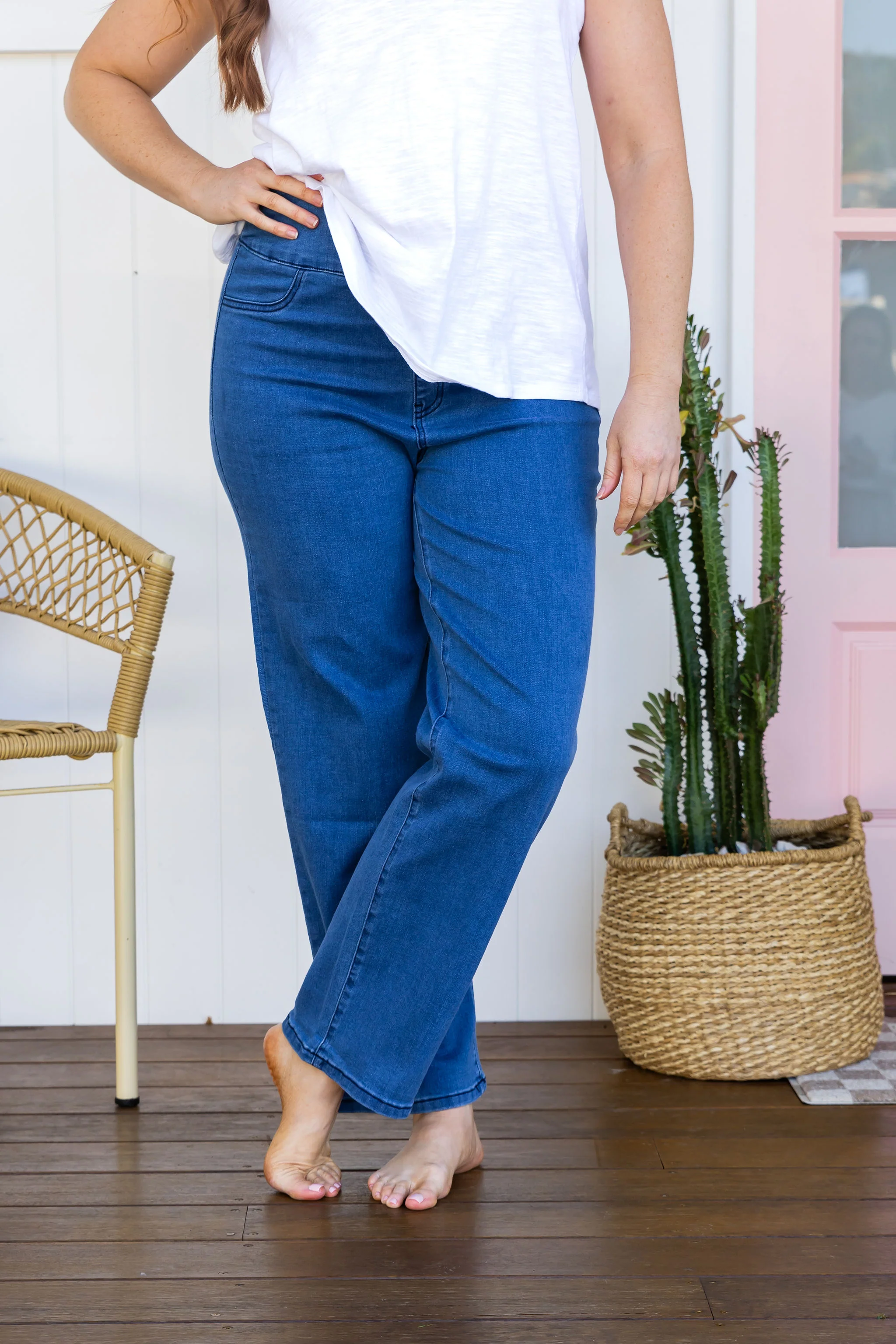 Lara Pull on Jeans in Mid Blue - Image 6