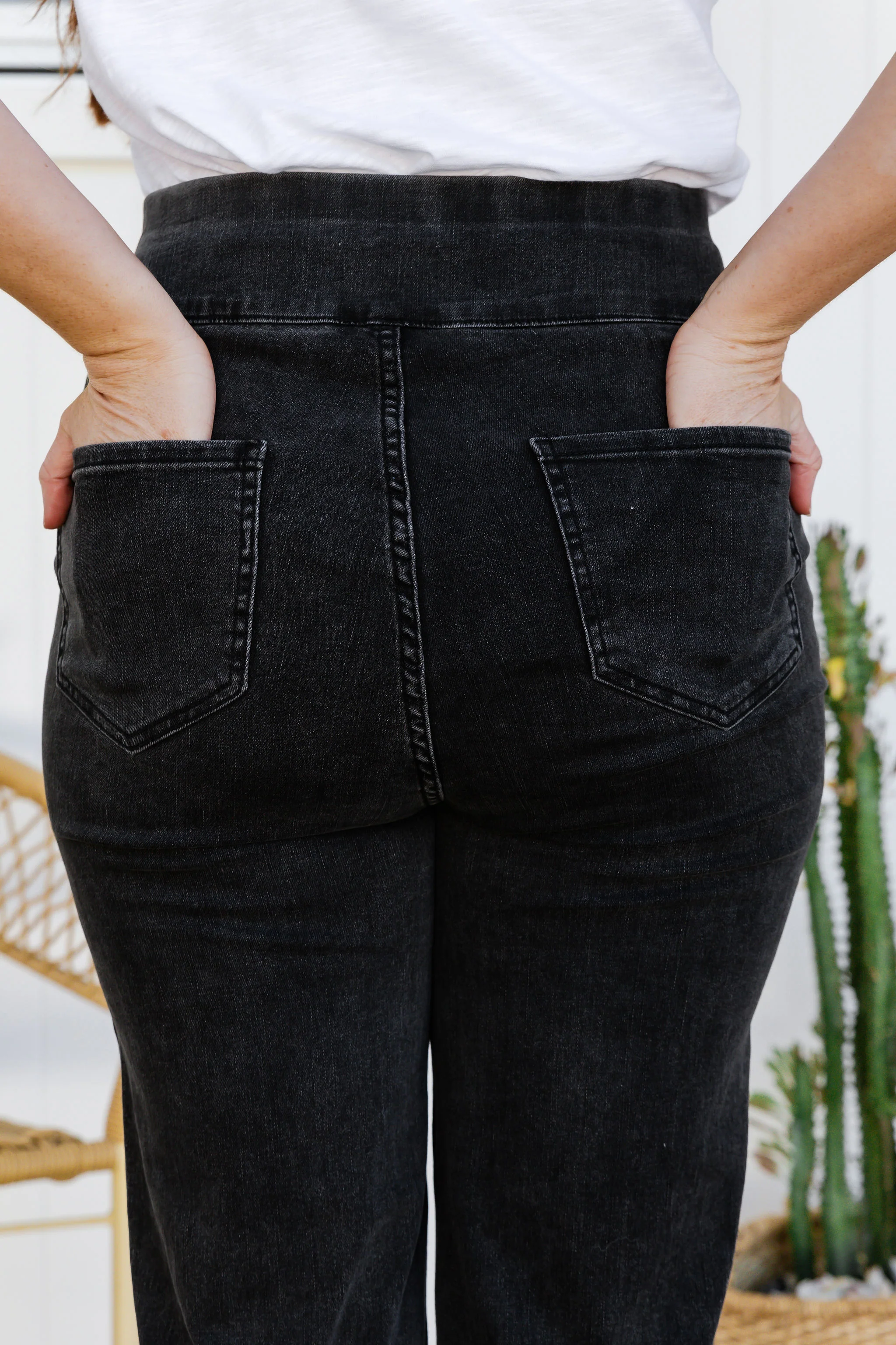 Lara Pull on Jeans in Vintage Black - Image 25