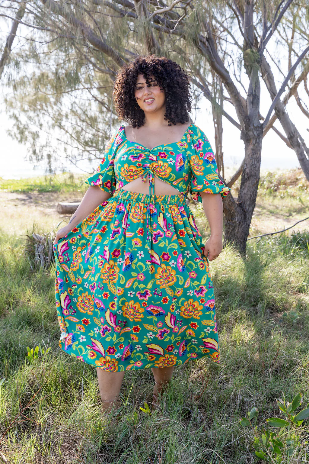 Pippa Cut Out Dress in Emerald Dreams - Image 9