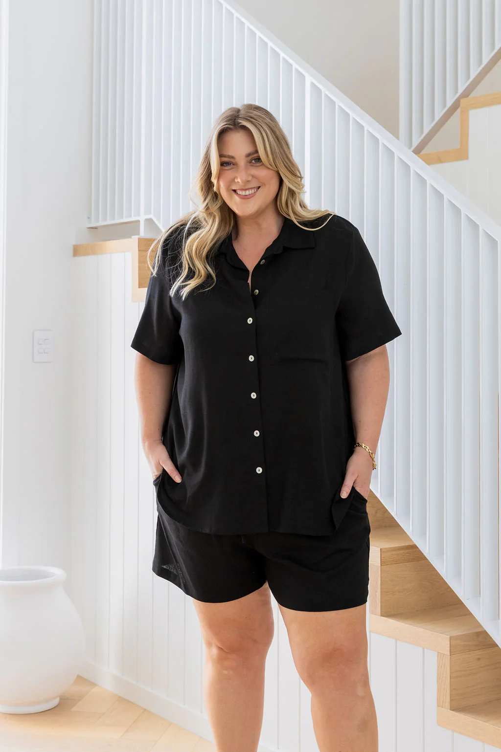 Samara Linen Blend Shirt in Black - Image 2