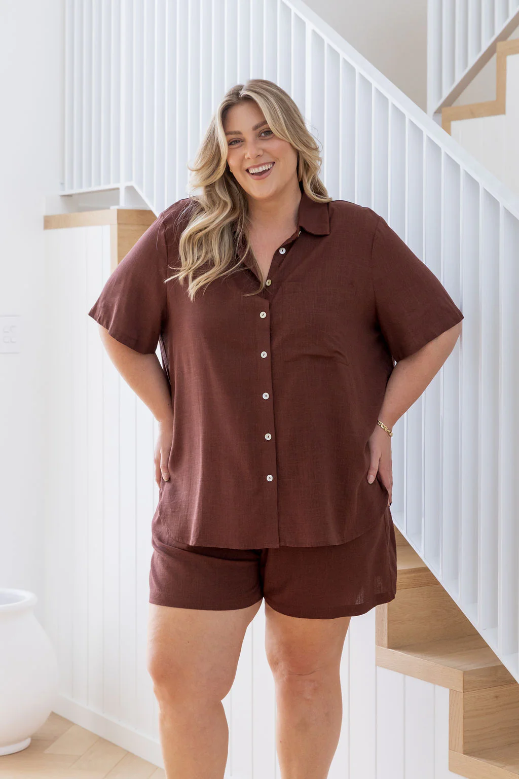 Samara Linen Blend Shirt in Chocolate - Image 5